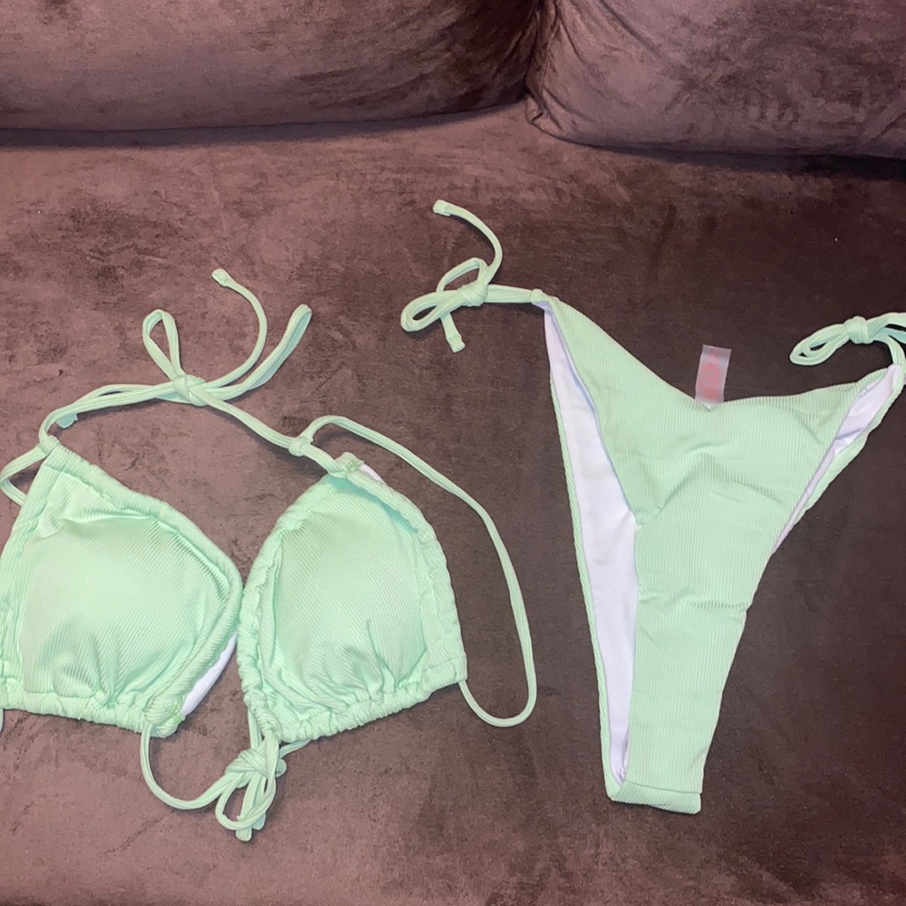 NWOT Fluorescent green bikini